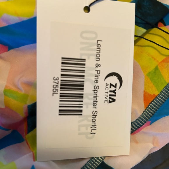 Zyia sprinter shorts - Picture 2 of 4